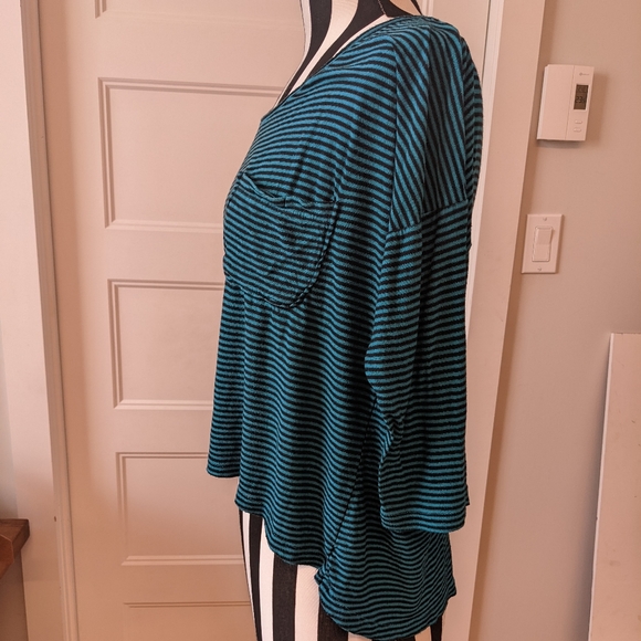 Striped high low t-shirt - Picture 2 of 5